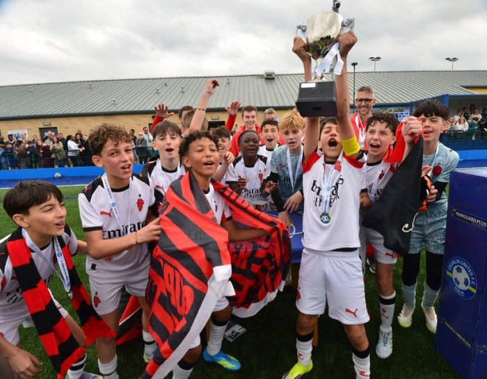 开云体育网页版登录入口-米兰U12再夺Robbie Keane Academy杯冠军，4比1胜阿森纳|AC米兰|曼联|凯尔特人|都柏林|狼队_新浪体育_新浪新闻